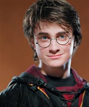 Seeker_Harry's profile picture. Student at Hogwarts, Gryffindor Seeker, here to talk to some friends.