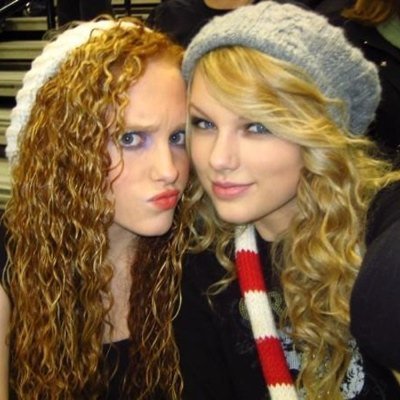 follow @THlSLOVElSGOOD cause she gave you this follow !