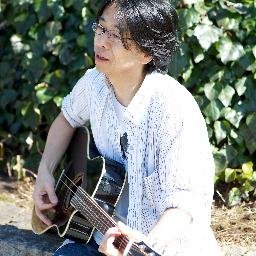 昭和系フォーク自作自演屋（シンガーソングライター）
曲の中のひとつの言葉、ひとつのメロディが誰かの心に響けばいい・・・そんな想いで曲を創り歌い続けております。
実はボカロPだったりもします。
最底辺ですケドね・・・(笑)
音源→https://t.co/hrX7yQmisf