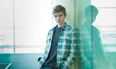 Holiwis tengo 18 años, soy fan de juanpa Zuricata, Mario, Jan Carlo y Daniel Bautista, soy Coder, Directioner, Abrahamer, Auryner, Jaryta, Bautister, Calumier