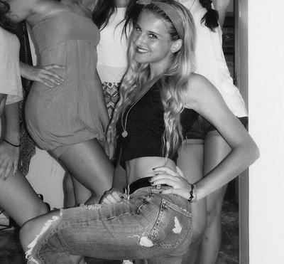 EleBianchi88's profile picture. Pugno di pollice