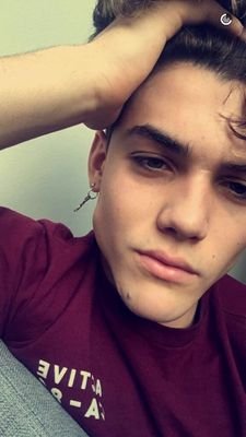 saved_laugh's profile picture. Follow @Laugh_OfNxall she'll follow you back and she tweets funny things ❤