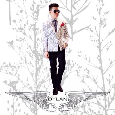 Pahdeedee's profile picture. a lover of light and shadow. devotee of sensual pleasures...