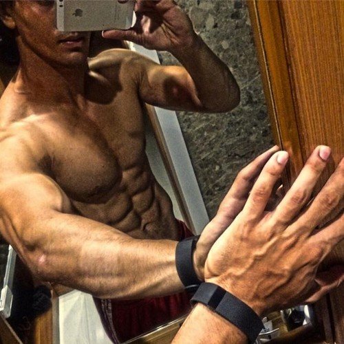 kartik0018's profile picture. 