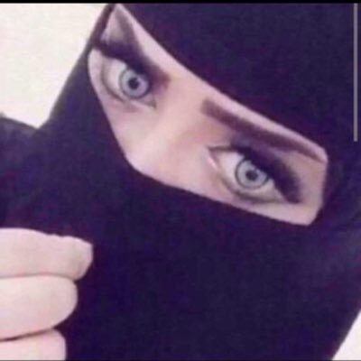 يشهد الله . . رغم ثقلي ما ارتخيت الا معك ! ❤️