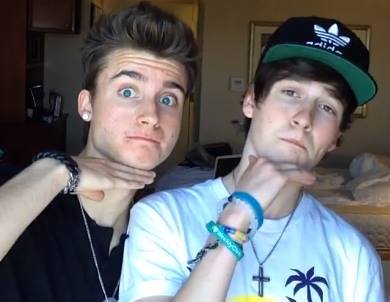 Bambisjacks's profile picture. Aquela fã sofredora que nem os follows dos idolos tem.                                                                    FC bipolar