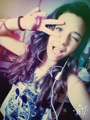 Larih_millyS2's profile picture. Um amigo de verdade,Não é aquele que diz - vá em frente 
Mas sim aquele que diz - eu vou junto ✌