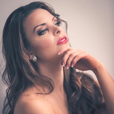 Former Ms. Kentucky Bluegrass. Miss Kentucky (America) Top 10. Vocalist. Musician. Lover of animals, travel, fitness, & bourbon. Proud Arab-Appalachian.