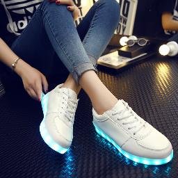 Boutique spécialisée dans la vente de chaussures LED lumineuses. #mode #fashion #chaussureled