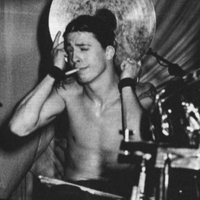 svemmpa's profile picture. hej. jag är en trevlig kille som vill ha en mysig flicka att umgås med. en perfekt kväll enligt mig är en promenad i solnedgången och en kall cola.