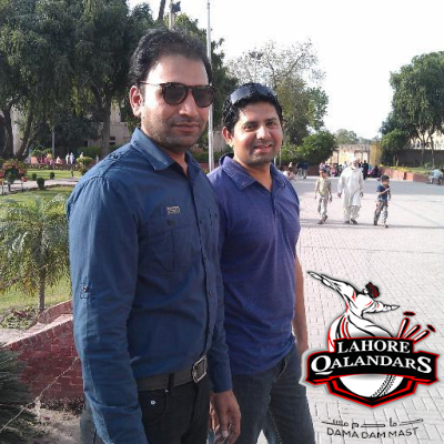 kashif_moon's profile picture. ‏اے شخص! میں تیری جستجو میں... 
بےزار نہیں ہوں، تھک گیا ہوں