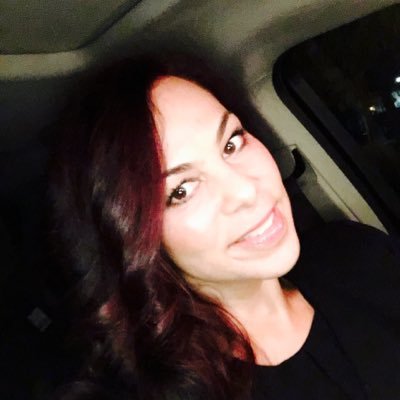 Proud owner of my own online eboutique #Fashionista, #Entrepreneur, #Traveler, #Marketer, Social media, #Stylist, #Mentor, #Freelance #Writer, & Adventurer