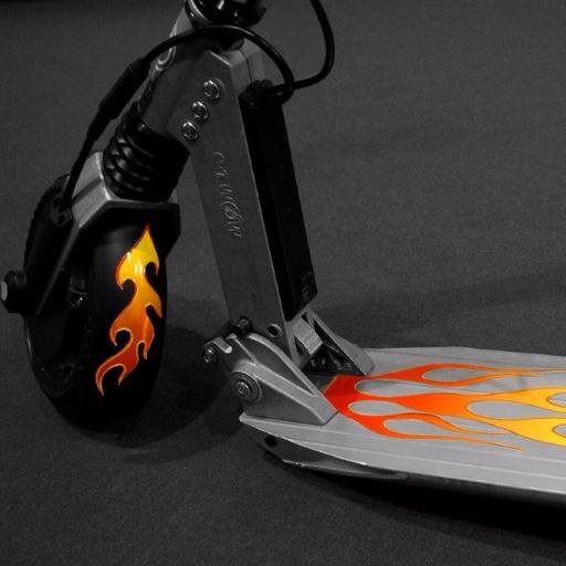 E_twow's profile picture. 