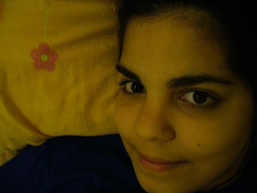 (Sem dizer palavra, sem imaginar nada,
com o infinito amor na alma que tudo quer,
vou longe, muito longe.)