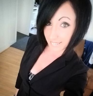 In love with the little things in life.
Keep smiling, be bossy & stay classy.✌