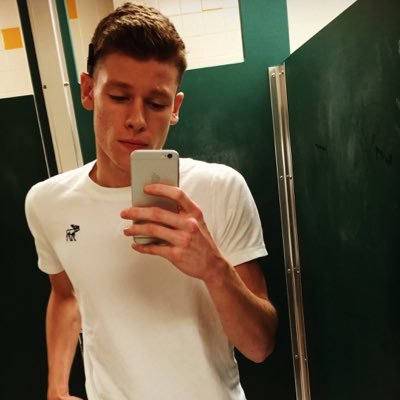 JoeyKucharski's profile picture. Hockey