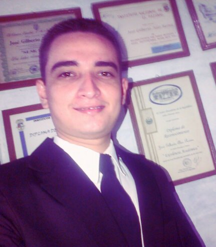 Músico, bajista, --Dios es todo para mi--. Facebook: Gilberto Reina... Licenciado en Ciencias de la Computación ;)