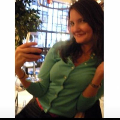 An NYC Southern Belle who luvs your basic and creative drinkies. Every event is a drinkie and every drinkie is an event :)