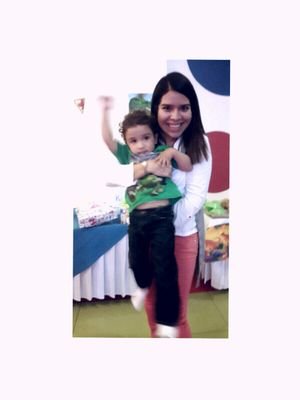 mela_acevedo's profile picture. Si me prometes algo... CUMPLELO! No me gusta vivir de fantasías :)