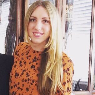 Senior Copywriter at @amp_agency. Falls hard for tunes, books and cheese.
