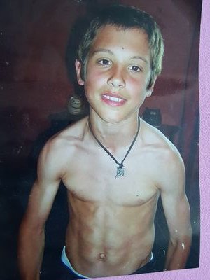 christosivilla's profile picture. snap : christo.siv
insta : christosiv