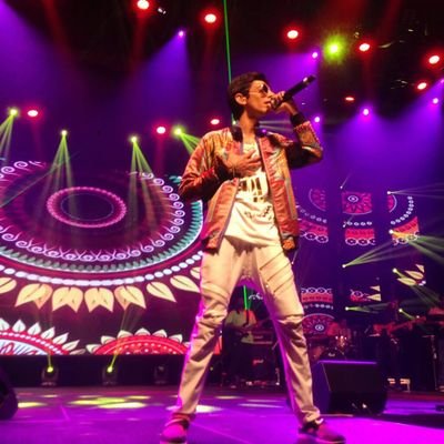 I am crazy and die hard fans of anirudh and my dream is to meet anirudh and get autograph and take selfie with anirudh....so I am waiting that moment.....