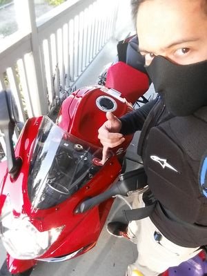 Van_AishVinAsh's profile picture. Instagram: van_aishvinash                                                 👻SC: vanerzzie