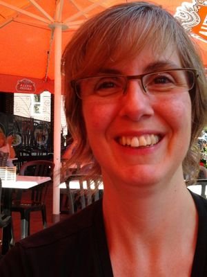 J’aime clavarder, danser, jouer à des jeux de société, visionner des films ou émissions documentaires ou fictives.