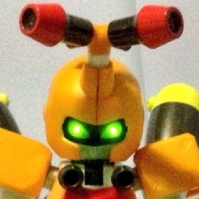 主にSDロボットやビックリマンシールを収集しています。