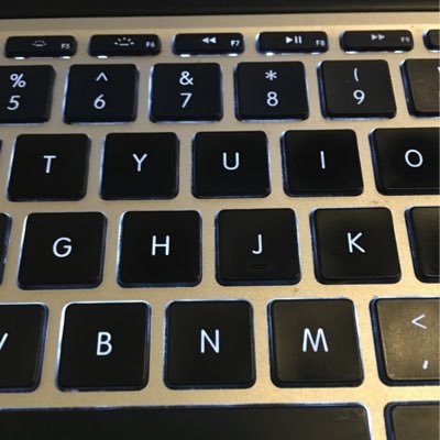 Ceminik's profile picture. !