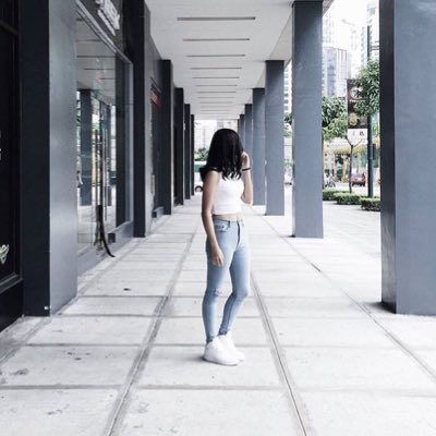 CarinaLeee's profile picture. Shet, new account nanaman