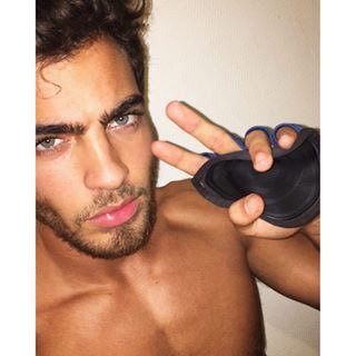 yanisrpglns's profile picture. 