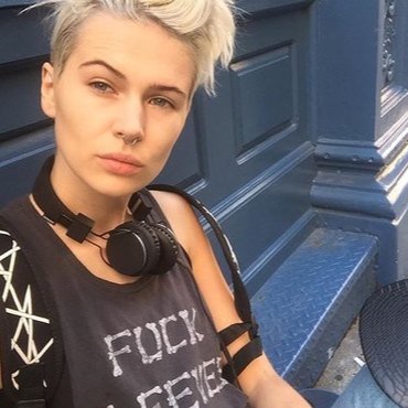 edenrpglns's profile picture. fuck you, fuck you, and especially fuck you.