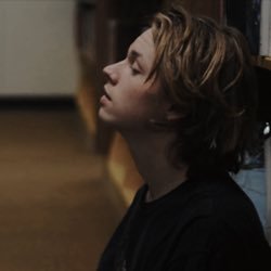 JamesRpglns's profile picture. ma queue est bien plus grand que celle du burger King