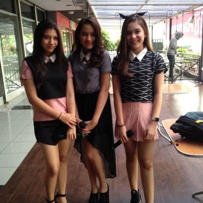 LuvLuv_Elovii's profile picture. 1st fanbase Elovii // keep support elovii with any circumstances. S a l s h a b i l l a   C a s s a n d r a    S t e f f i❤ Call me dini enjoy with me!!