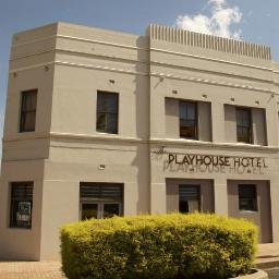 A first rate hotel in country Australia. Great accommodation and dining. Inspiring entertainment. Call 6782 1109.