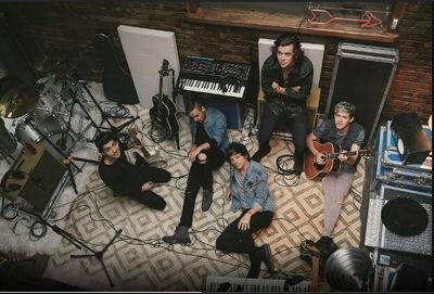 One direction is my life .
I'm Directioner Forever.
Larry is real.
One Direction PROMISE ☺
By : Directioner Forever And 1D is Perfect ;)