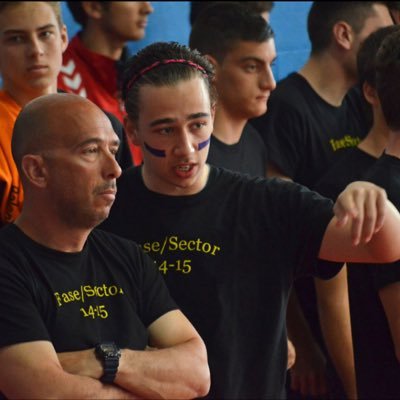 Interino en todo, arrancando nuevos proyectos. Padre de Nacho y Malena y siempre al cobijo de Amparo