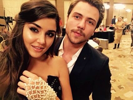 Uzaydaki Mavi Gözlü Çocuğun Koca Gözlü Kızı 
#AlSel #HanTol #SarıtaşınErçeli #TuğSel #EmTuğ #İremHelvacığlu #SarpCanKöroğlu