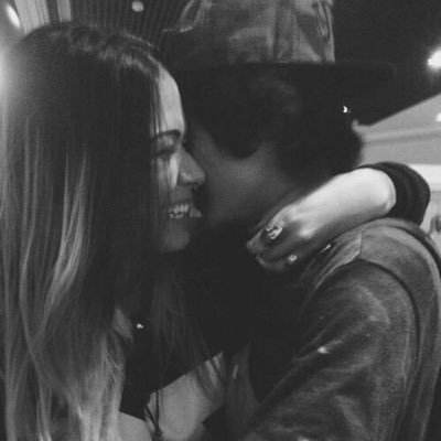 Post bad couple | nous sommes 2copines sur cette page, n'hesitez pas a envoyer des msgs.