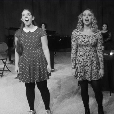 carolineburden_'s profile picture. 