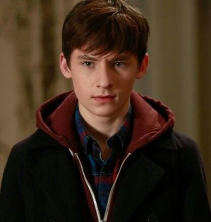 I'm dark and evil and have been taken in by Peter Pan, my father now. He'll show me the fun dark life ;) |RP|MV|18+|