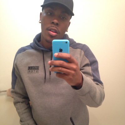 IE Raised... Money is the motive not yo pussy Hoe, R.I.P. To my shoota Keshawn Moore #FreeMoneymo #FreeYg #FreeBub