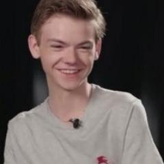 ''tinha uma árvore no meio do glade'' glader = maze runner