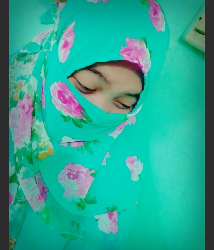 AYaMdf's profile picture. Ada hari dimana kita harus berhenti sejenak, menengok ke belakang lalu tersenyum dan bersyukur.. :) |13.09.92|Me?? Ariyanti