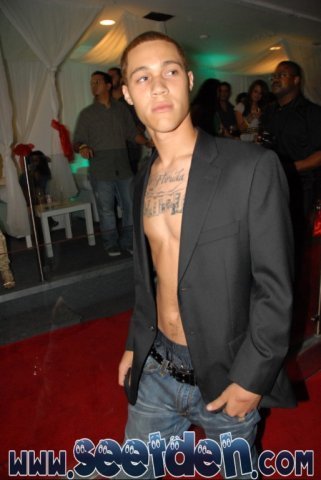 ANDR3WB_BILLION's profile picture. RADIO Personality/Party&Event Host/Model...Pushed Out in Dah NYC...But Imma Southern Breed...Always Live Follow ME!!!