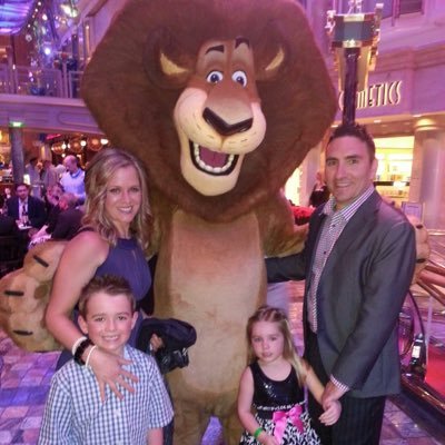 AmieLaPietra's profile picture. 💫 proud mom🏒⚽️🏀💫 work travel save repeat 💫