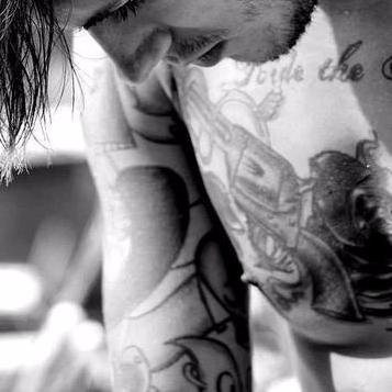 _najubav_'s profile picture. Био у кафана. https://t.co/EOsb63bOGr