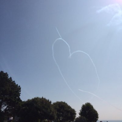 lewhil's profile picture. 