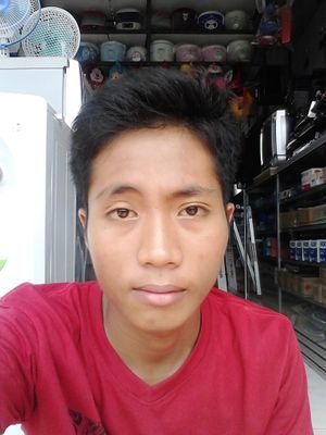 Rifiew's profile picture. Hidup sudah sulit jangan dipersulit lagi.